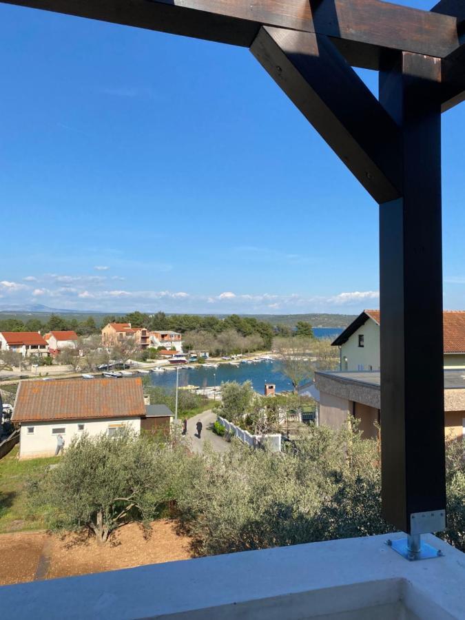Apartment Raslina Экстерьер фото